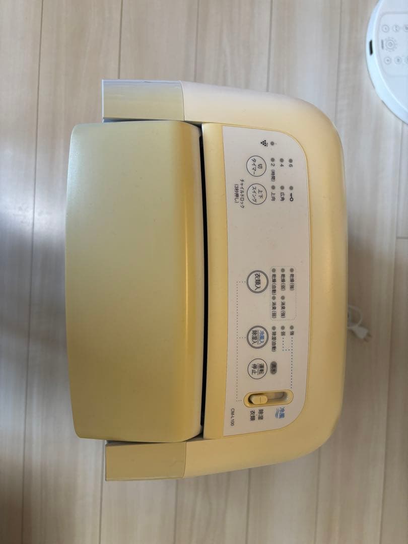 衣類除湿機　コンパクトクール　SHARP 除湿機