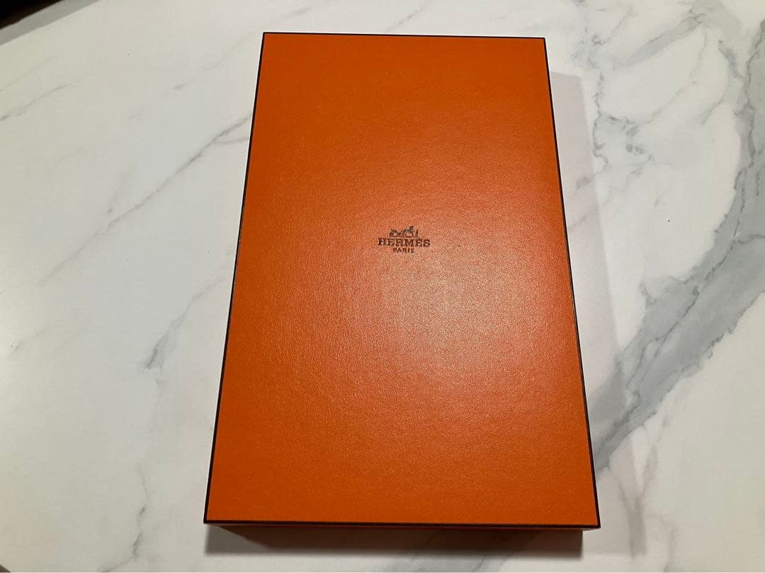 HERMES オレンジ ギフト箱 大きめ　ネックレスケース空箱