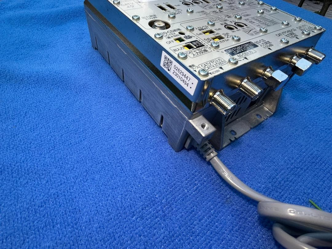 4K8K対応！本気の超高性能10BCAW40S UHF対応！TVブースタ-