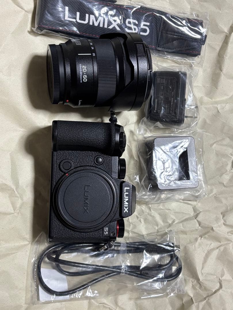 足*臭様 Panasonic LUMIX S5 レンズキット ショット数約150