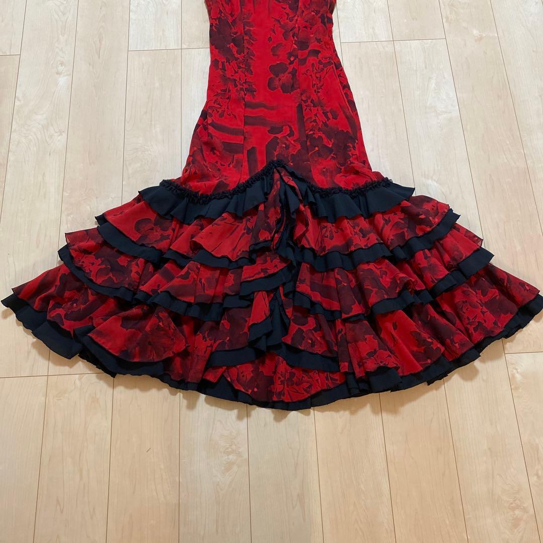 フラメンコ ドレス 赤と黒 花柄