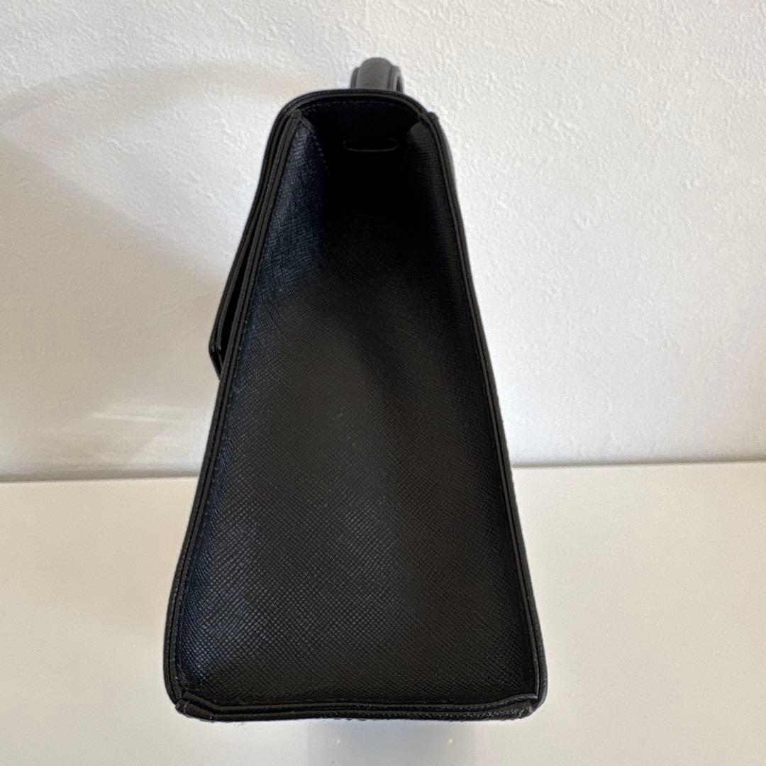 GIVENCHY 黒 レザーハンドバッグ