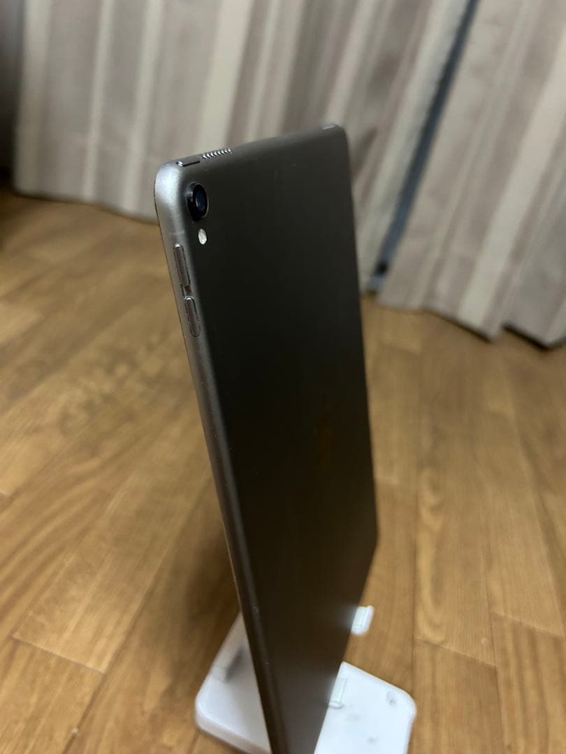 Apple iPad pro 10.5インチ　wi-fi 64GB スタンド付き