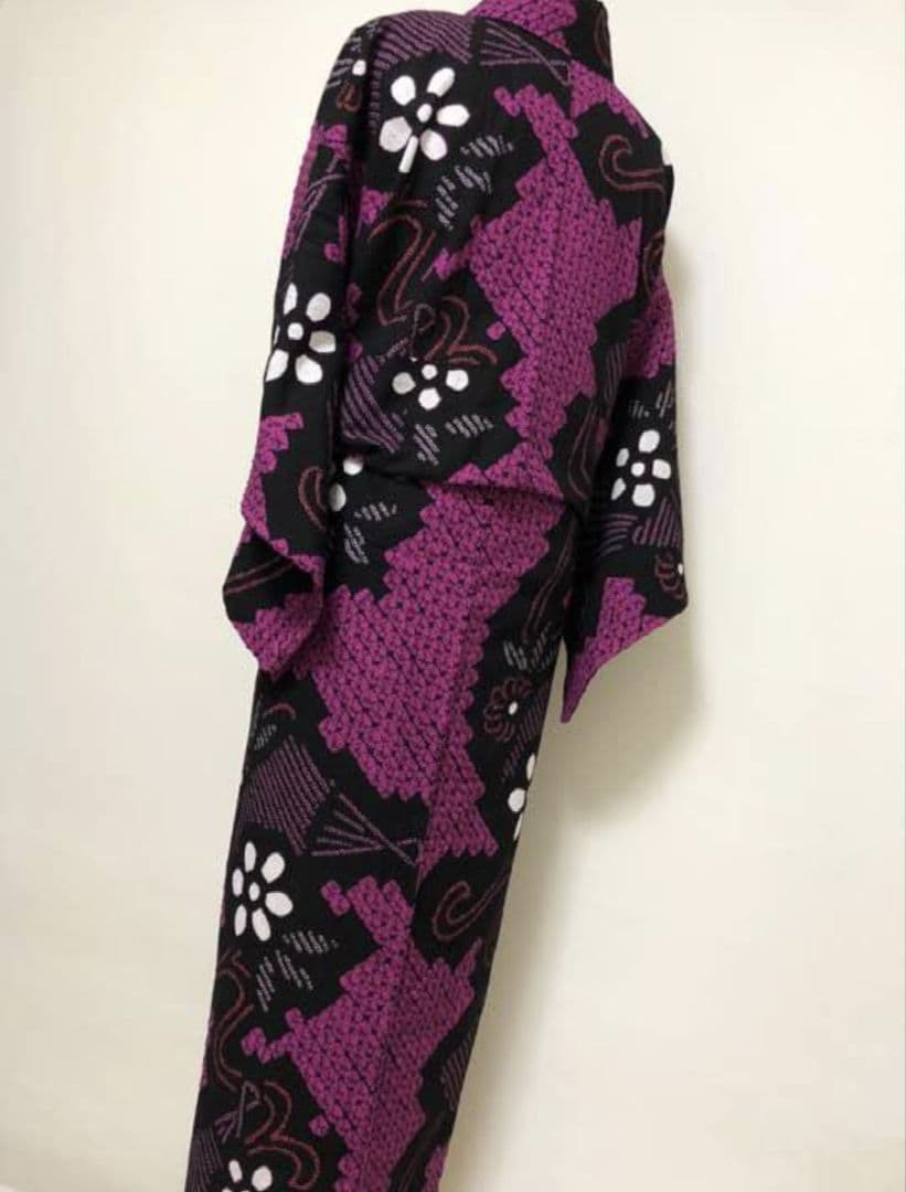 ☆有松絞り浴衣☆美品【有松絞り☆夏用】赤紫色×ブラック×ホワイト　ゆったり