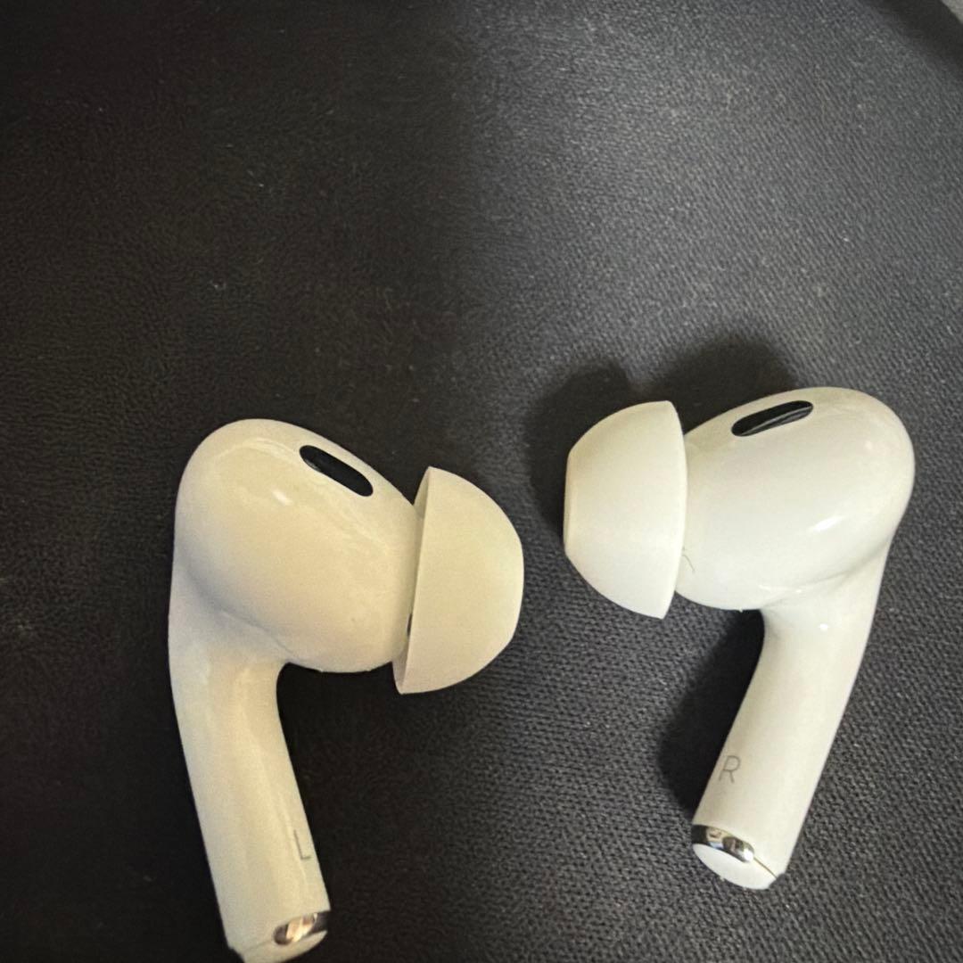 AirPods pro（第二世代）ホワイト 充電ケーブル付き箱無し