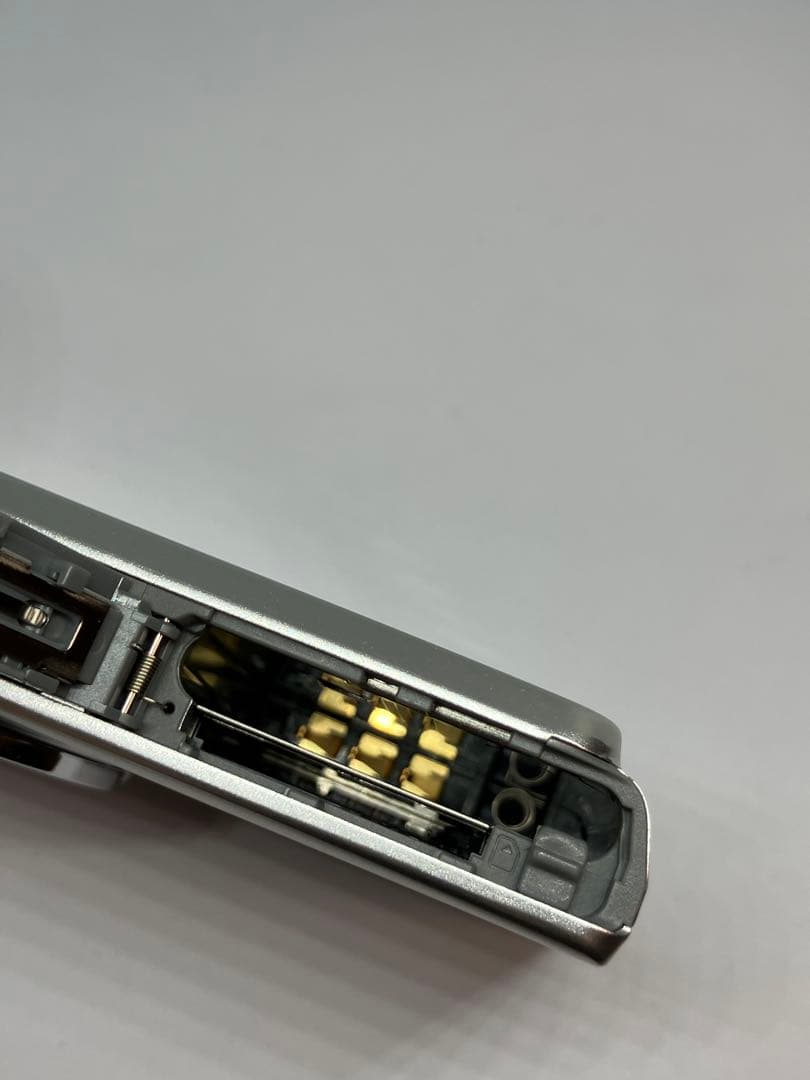 【美品】CASIO カシオ EXILIM EX-Z880 シルバー デジカメ