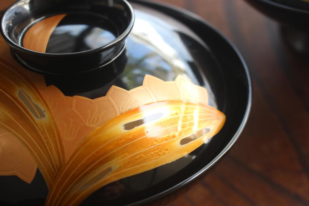 上質黒漆に極上蘭蒔絵の映える大椀2点（検輪島塗蒔絵椀雑煮椀煮物椀