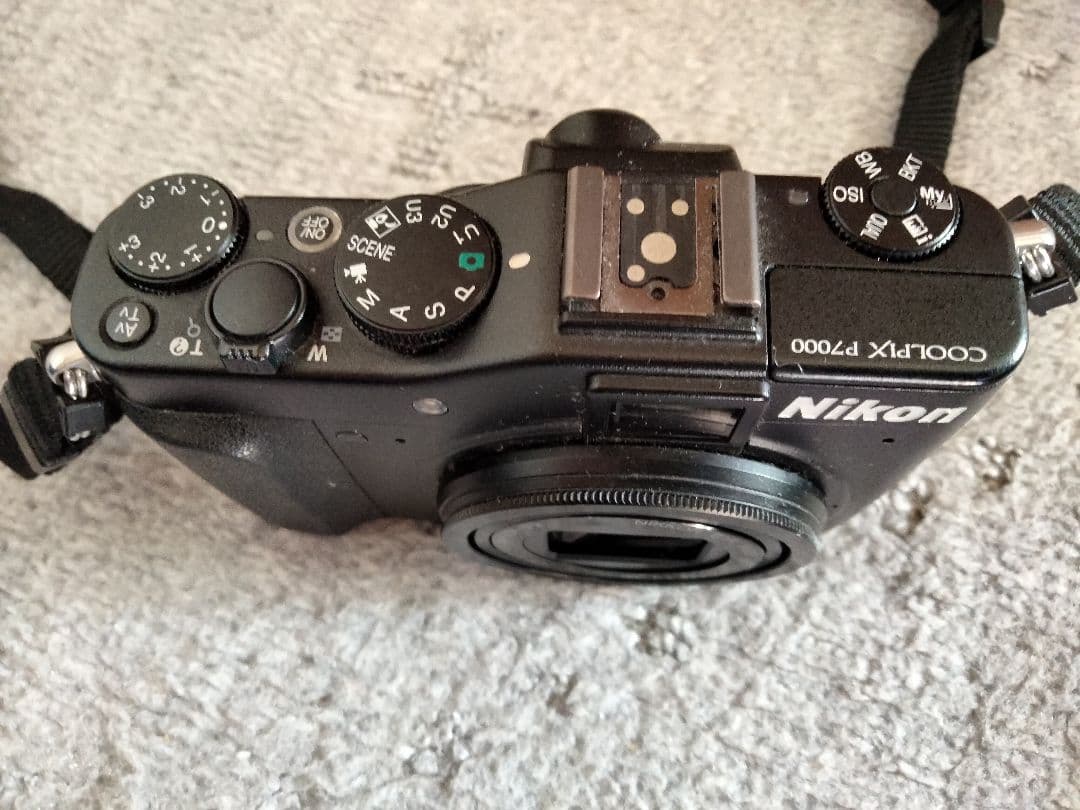ニコン　COOLPIX　P7000