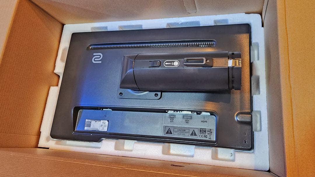 BenQ ZOWIE XL2411 24インチ 144hz ゲーミングモニター