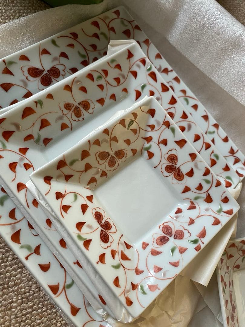 九谷焼　色絵遊窯　素敵な角皿　4枚