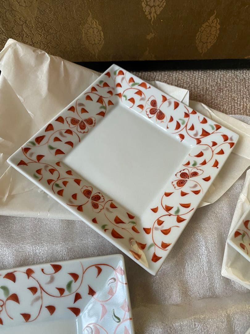 九谷焼　色絵遊窯　素敵な角皿　4枚