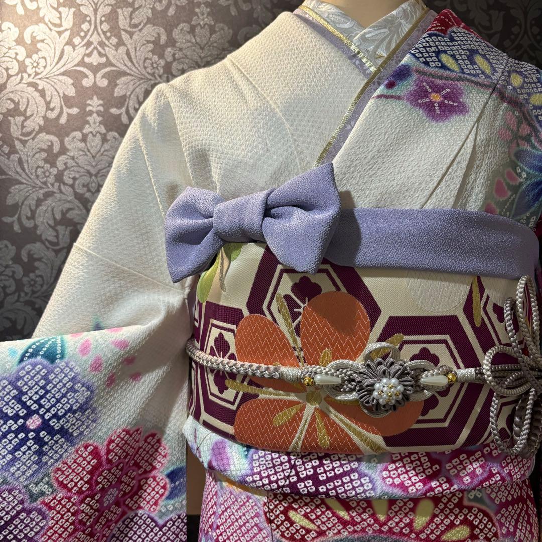 美品　総絞り　白地　暈し　花模様　逸品　振袖　フルセット 振り袖