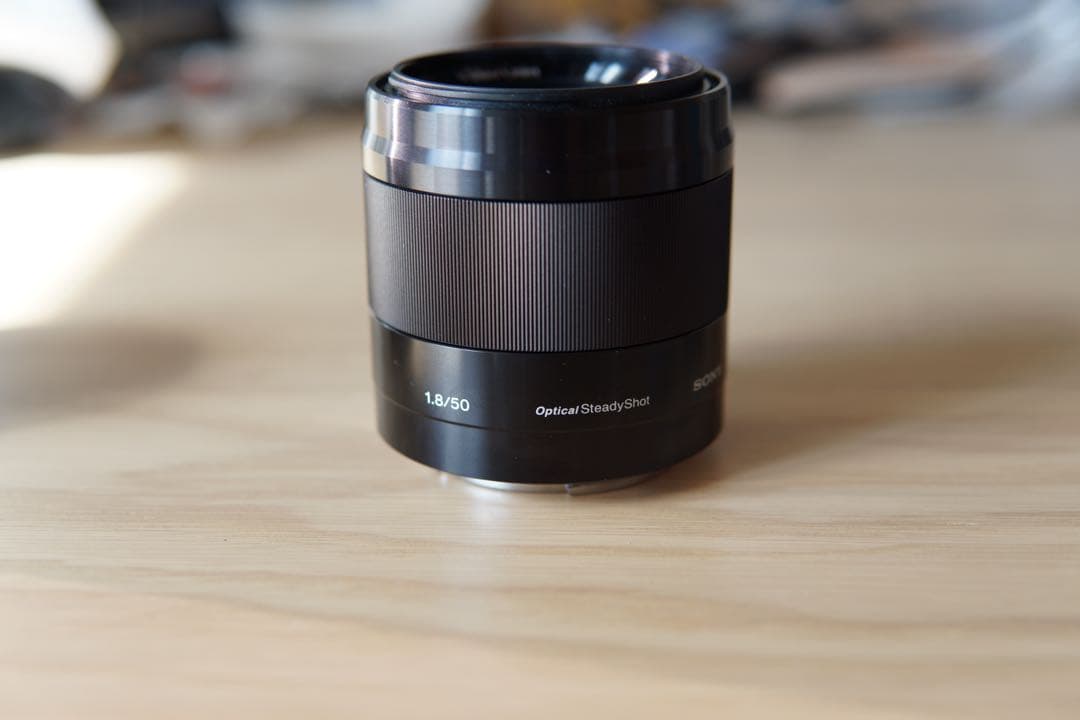 SONY E 50mm F1.8 OSS レンズ