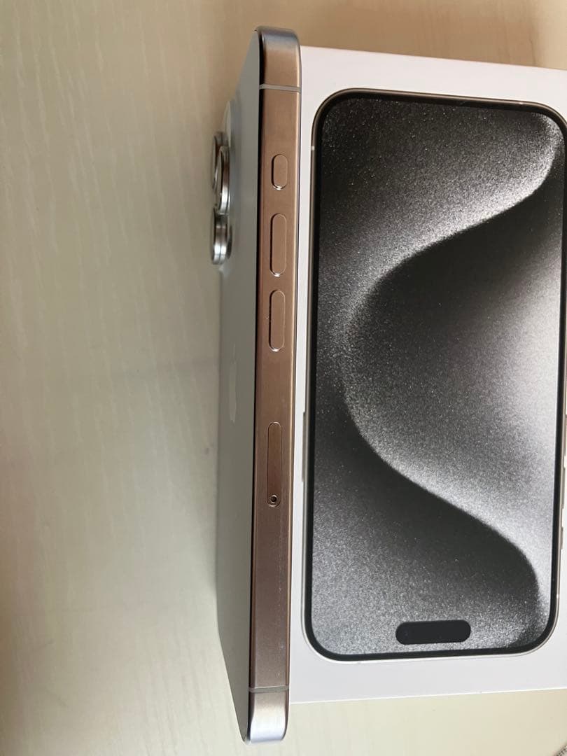 iPhone15pro 512GB SIMフリー ホワイトチタニウム