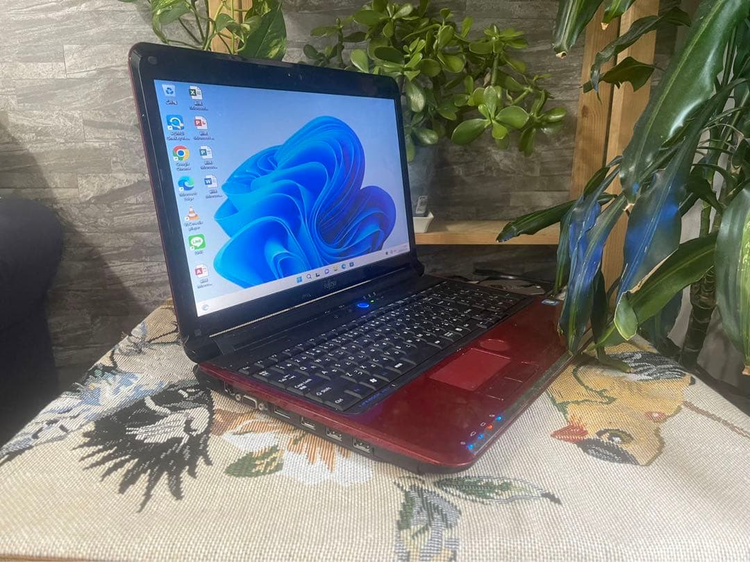 富士通のノートパソコン♪Windows11♪♪カメラ付♪オフィス搭載