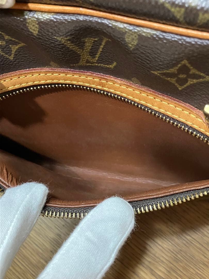 LOUIS VUITTON ルイヴィトン モノグラム シテ