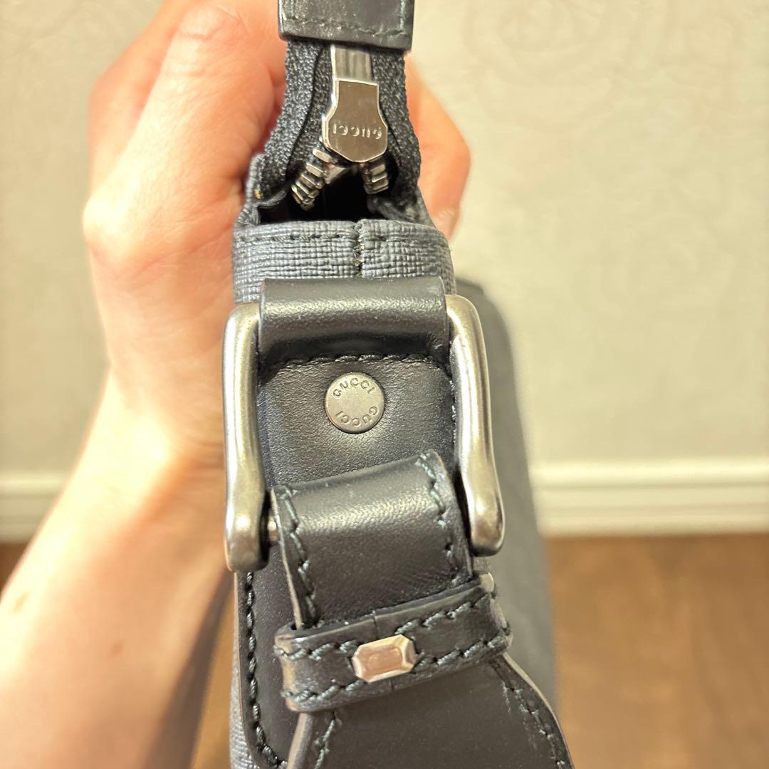 GUCCI ショルダーバッグ 黒 GGパターン メッセンジャーバッグ