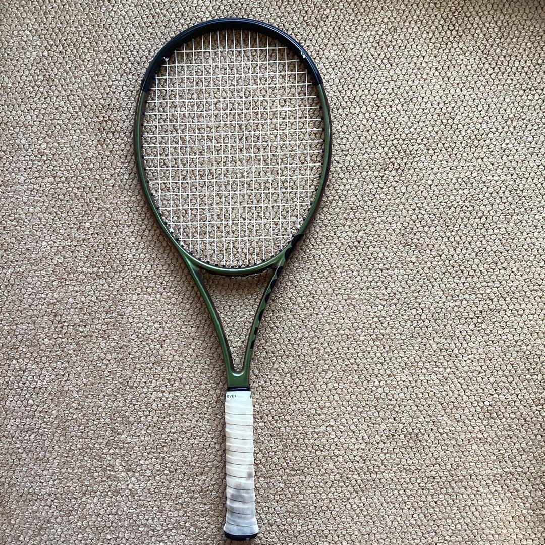 ウィルソンテニスラケット　BLADE V8