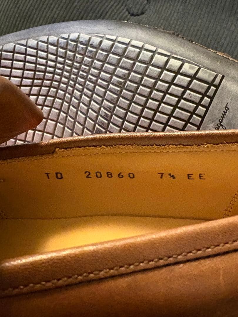 フェラガモ　シューズ