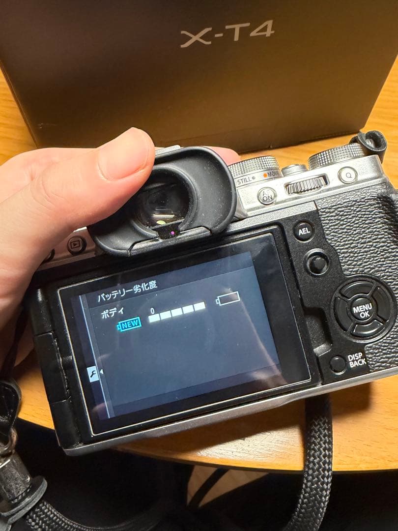 ア*イ様 Fujifilm X-T4 シルバー 付属品完備　ミラーレス一眼 本体