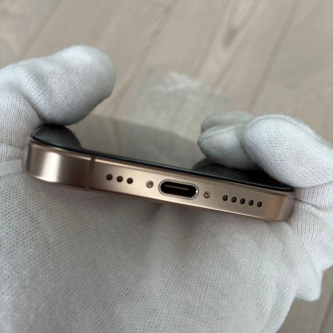 【使用短期間の極美品】iPhone16Pro デザートチタニウム 256GB
