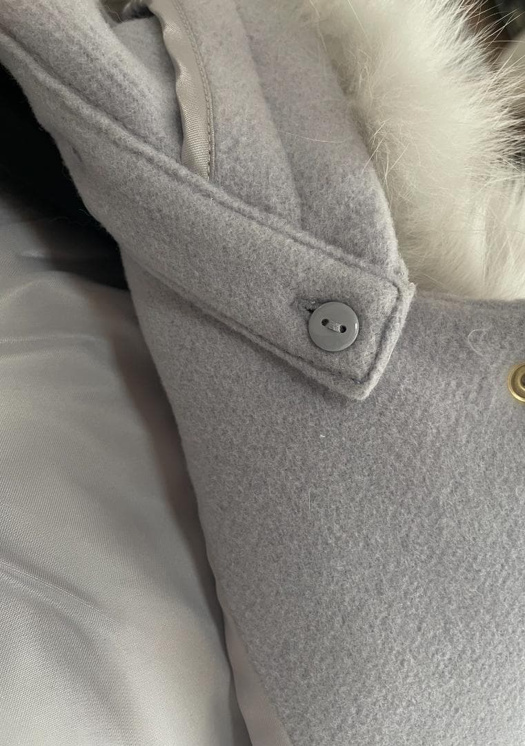 新品　プロポーションボディドレッシング　ファー付コート　薄紫系？　１