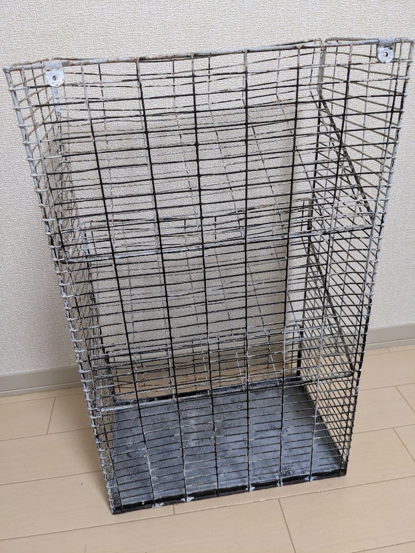 シャビー　昭和レトロ　金属製ワイヤーラック　使い方はあなた次第