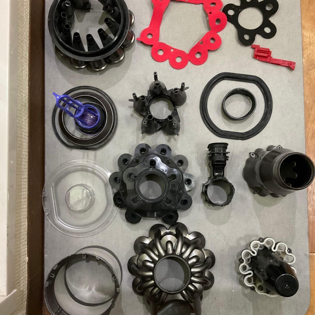 39 『分解洗浄済』ダイソンスリム ソフトローラークリーナーヘッドv8 sv10