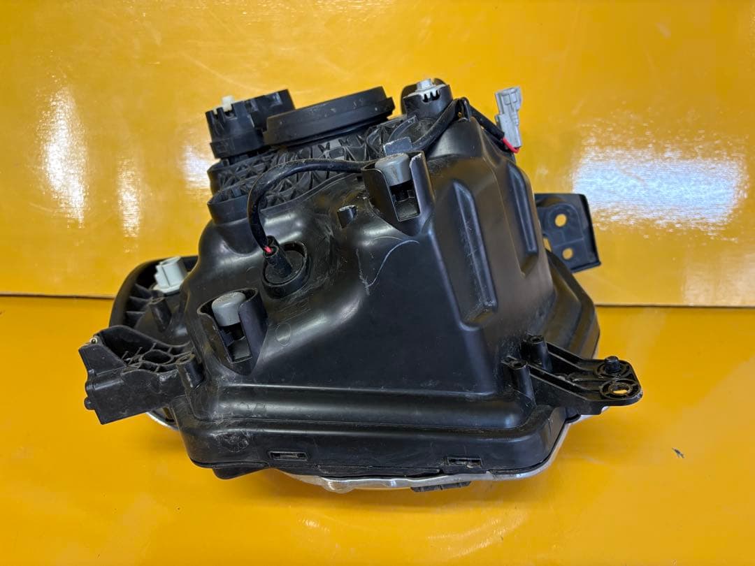 スズキ MR31S MR41S ハスラー 純正ヘッドライト左/ハロゲン