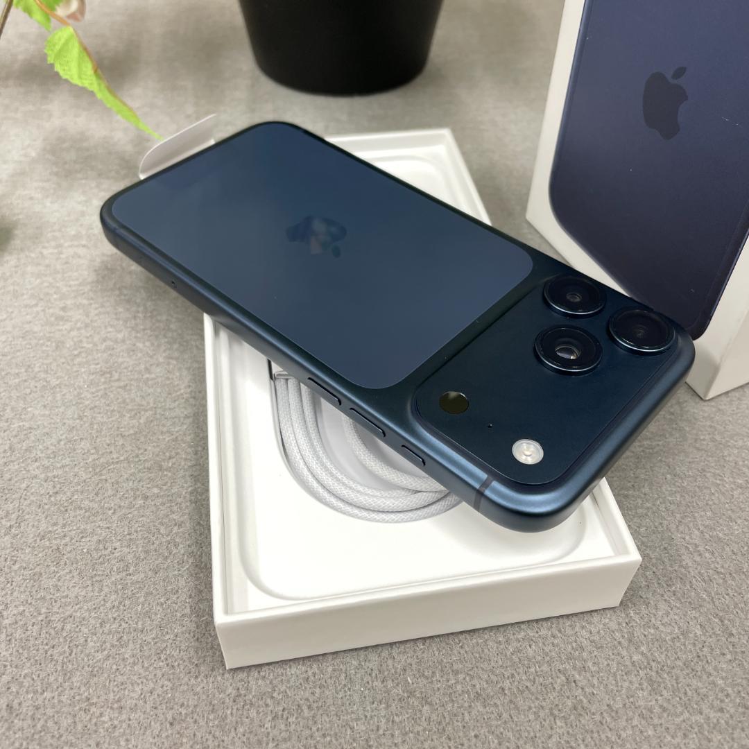新品・未使用 iPhone17 ProMax 512GB 海外版SIMフリー