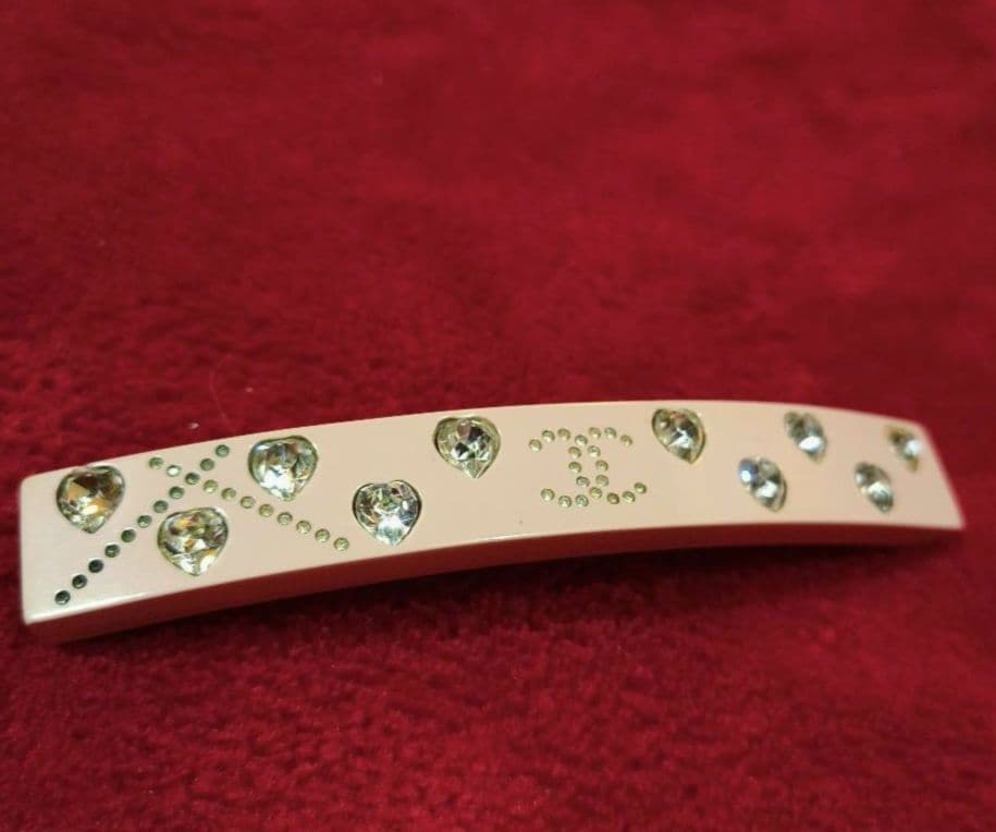 cinnamon様CHANEL　ハート型ストーン付き ヘアバレッタ　フランス製