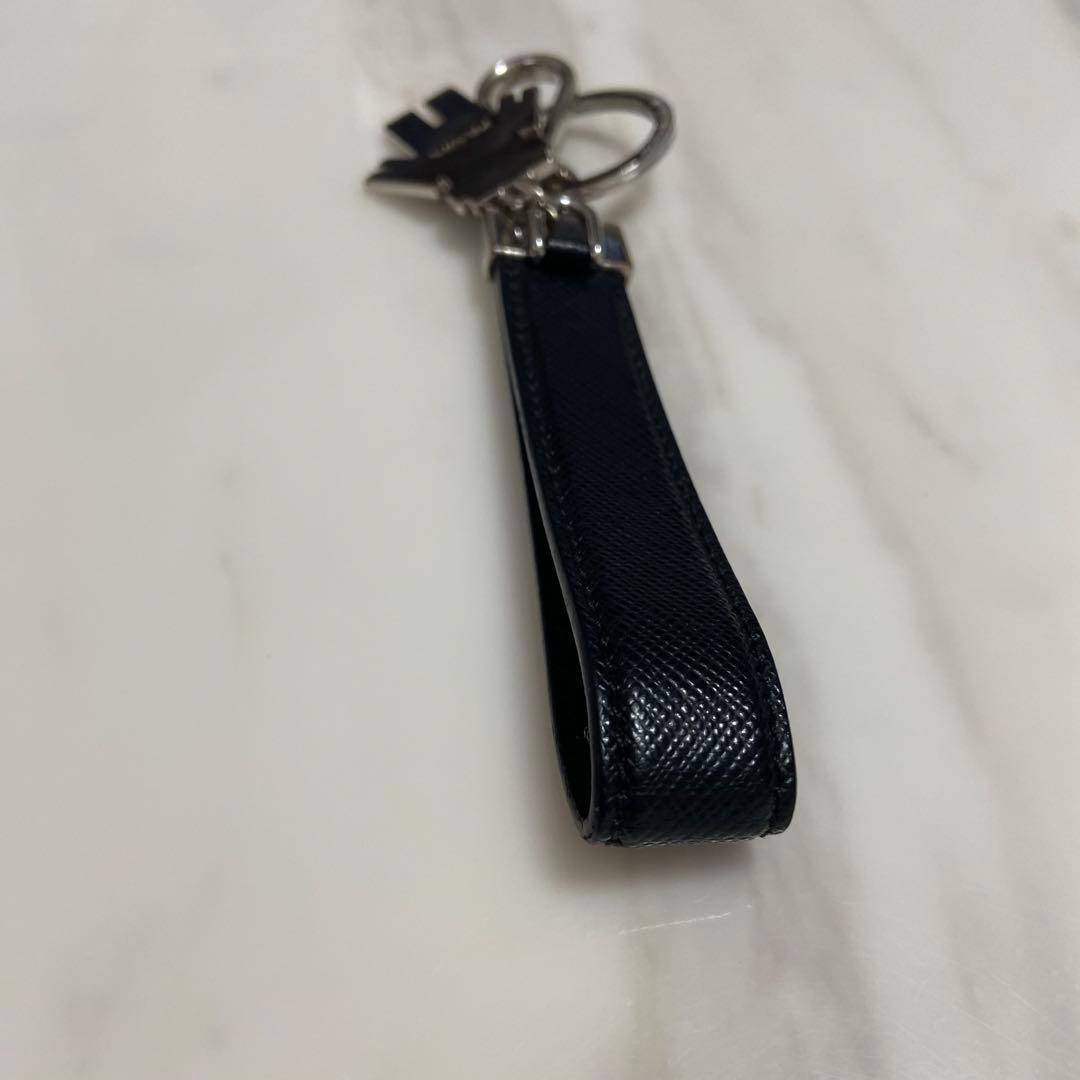 【人気】PRADA プラダ　ロボットチャームキーホルダー　キーリング