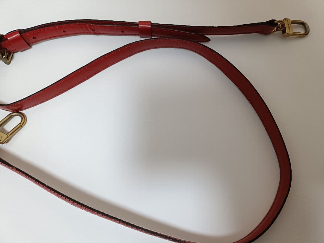 Louis Vuitton エピ　アルマPM レッド