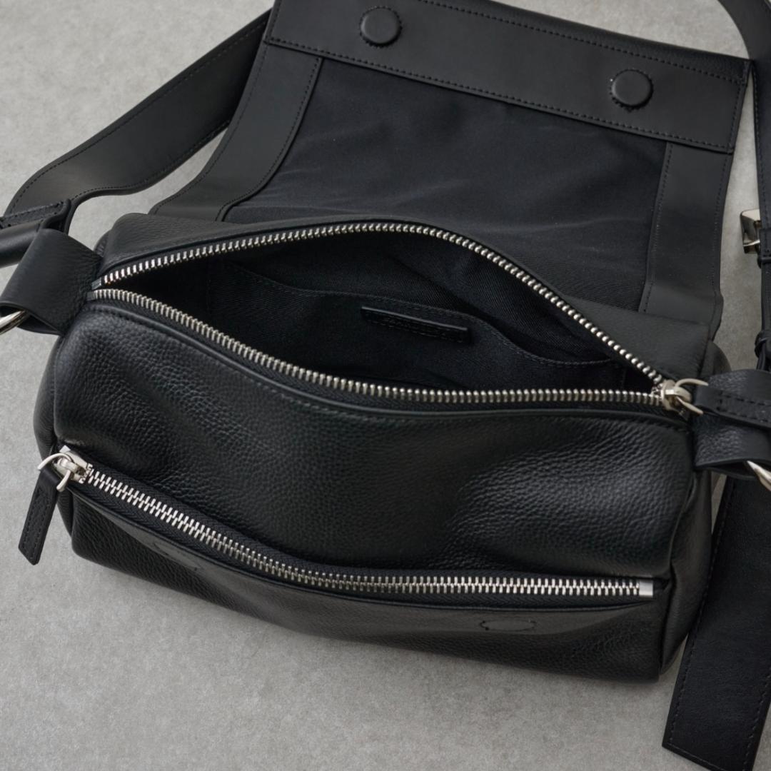 ★連休価格★【新品タグ付】ビアズリー レザー ボディバッグ + 替ベルトセット1