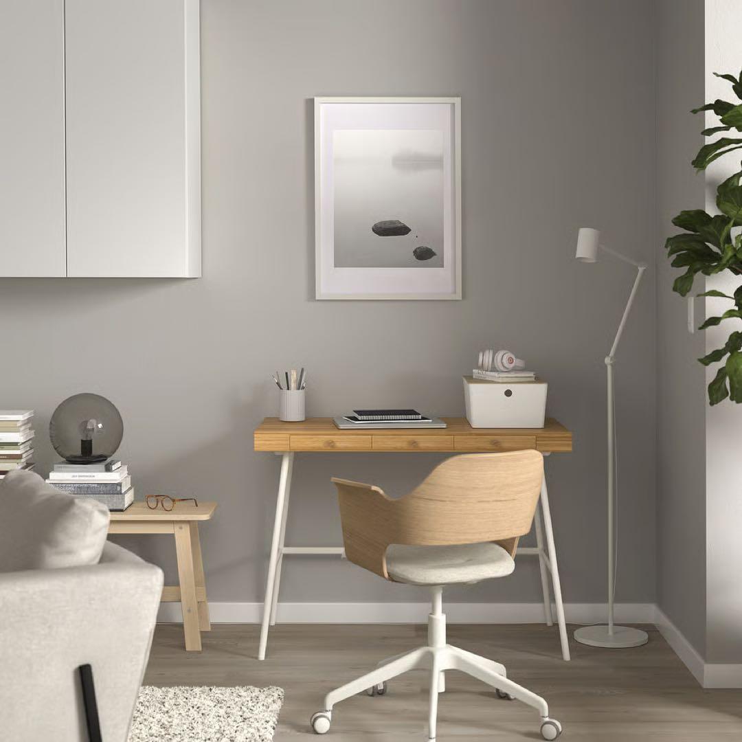 【最新デザイン】IKEA リルオーセン　パソコンデスク