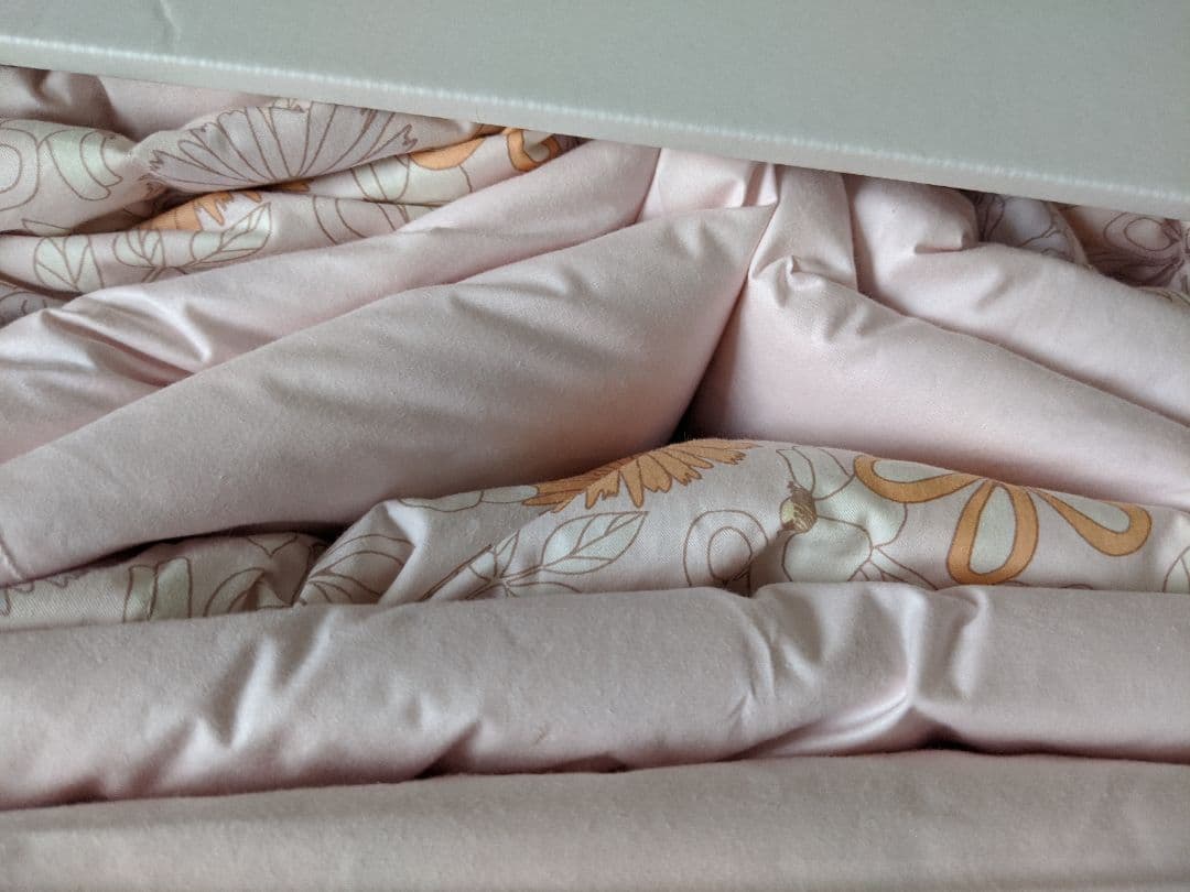 【日本製】GIVENCHY ダウンケット ダウン70％フェザー30％