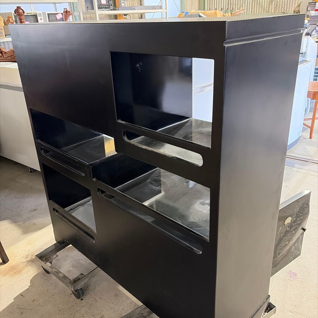 漆塗り孔雀模様キャビネット