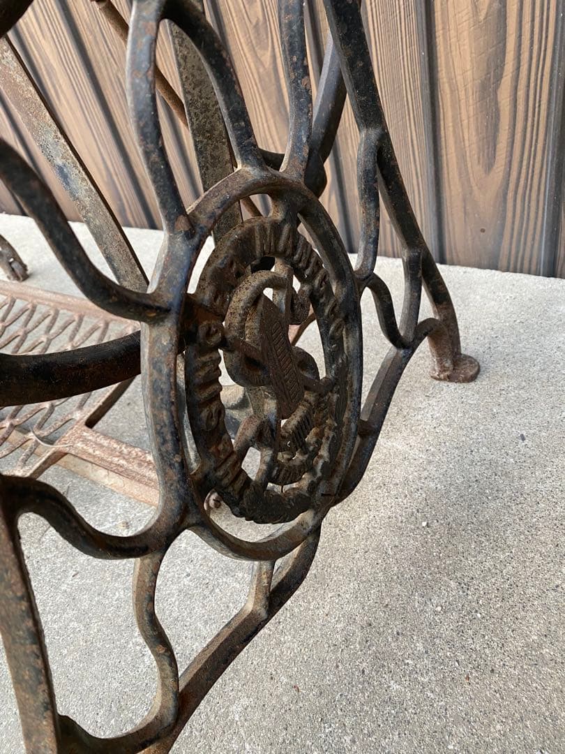 アンティークミシン　脚テーブル　SINGER 足踏みミシン　網目　鉄脚　レア