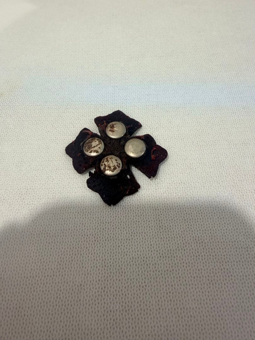 クロムハーツ クロスレザーパッチ シルバーボタン