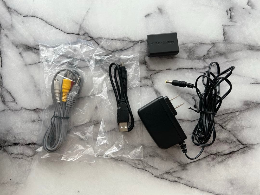 JVC Everio 8GB内蔵メモリー フルハイビジョンビデオカメラ