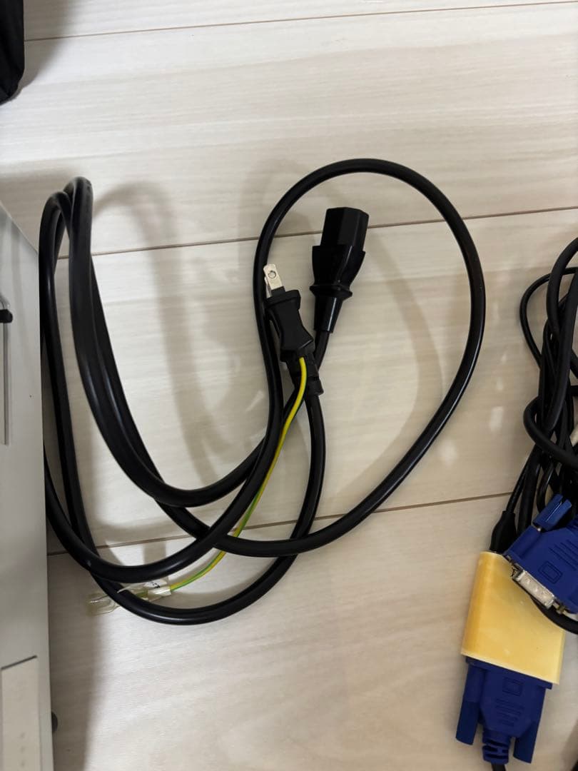 【通電確認済み‼️】EPSON EMP-1825 プロジェクター本体