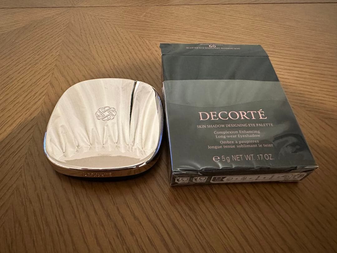 スキンシャドウデザイニングパレット09 Cashmere Feather