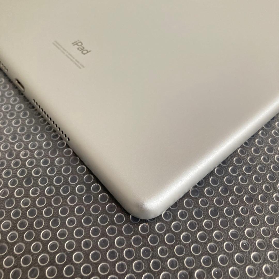 3742【早い者勝ち】電池最良好☆iPad8 第8世代 32GB SIMフリー☆