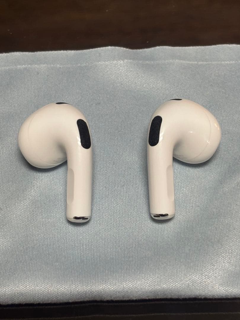 【美品】Apple AirPods3 本体 ホワイト 箱付充電ケース等付属品完備