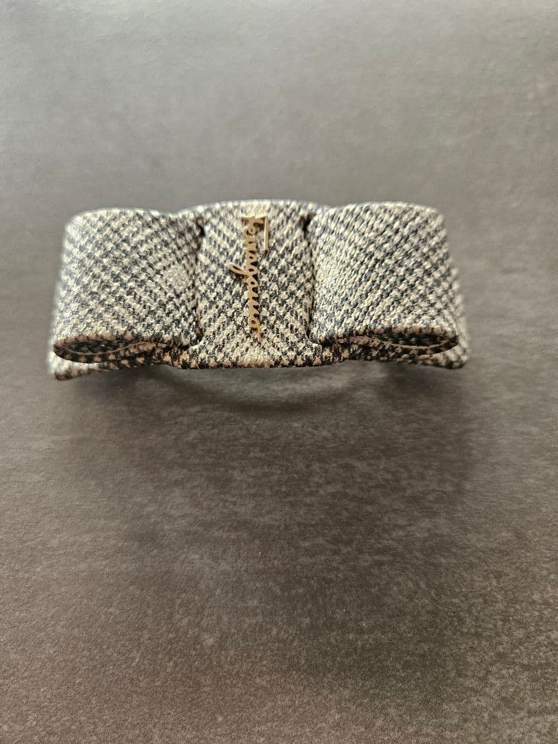 フェラガモ　リボンバレッタ