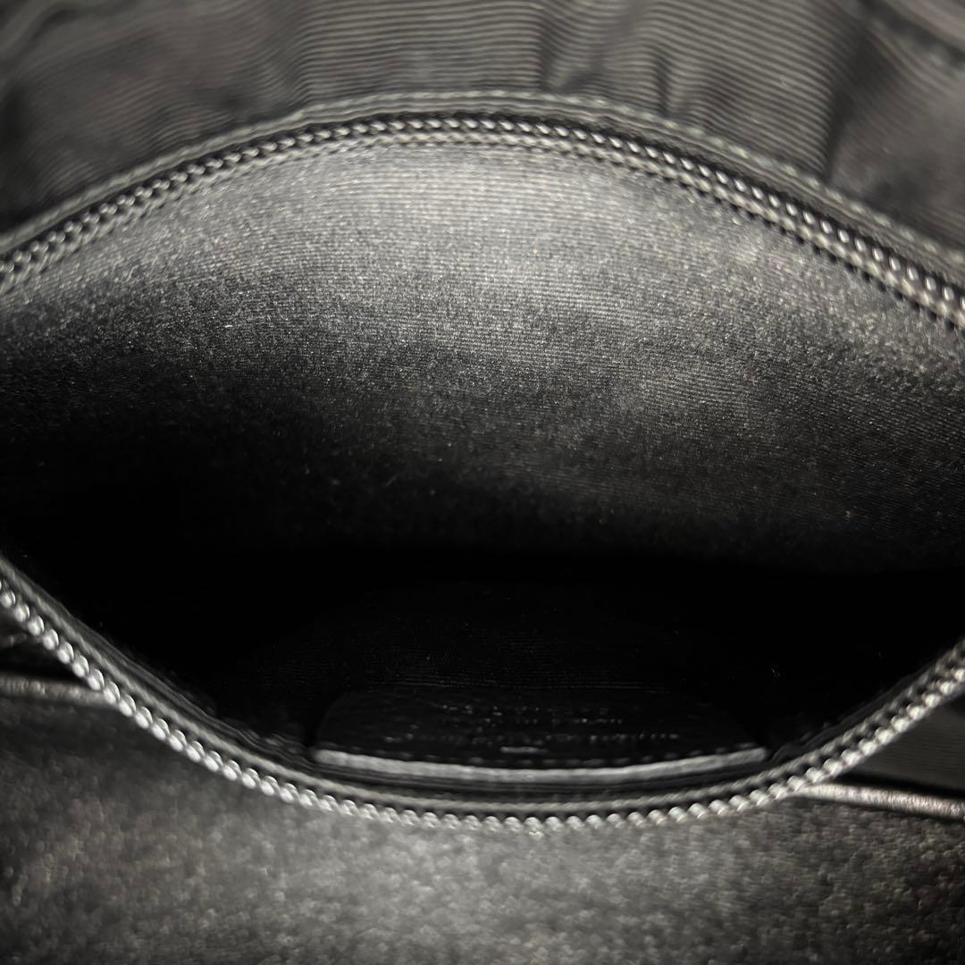 美品 サルヴァトーレフェラガモ ハンドバッグ レザー ガンチーニ レディース 黒