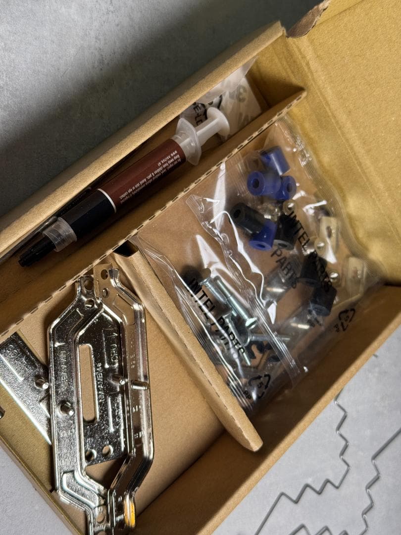 Noctua NH-L12Sx77 77mm高 ロープロファイルクーラー