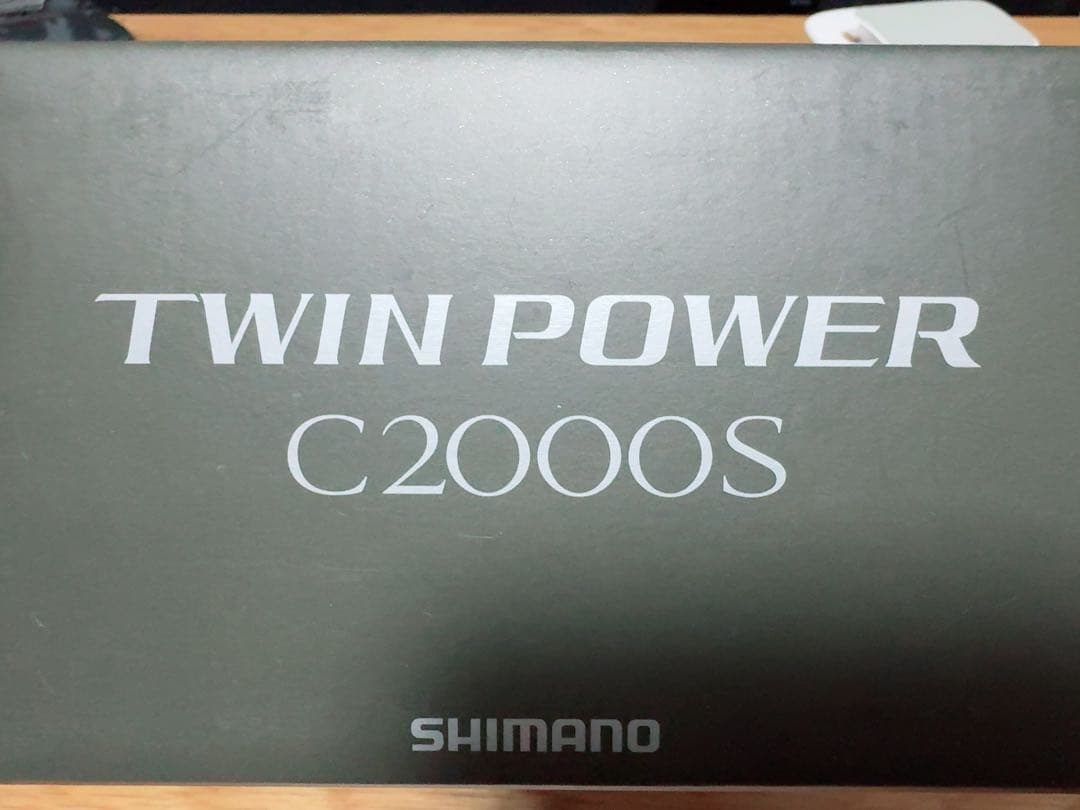 【新品同様・極美品】シマノ 24ツインパワー C2000Sゴリ感なし・即使用OK
