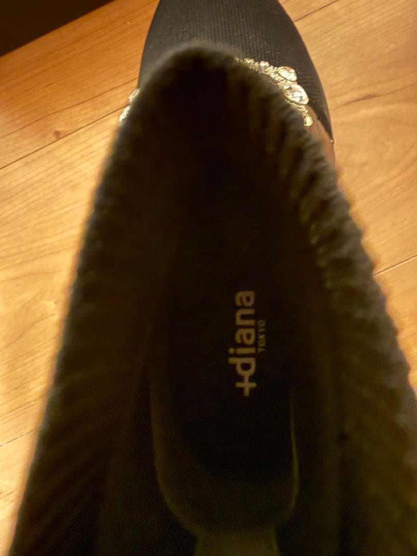 diana ブラック ストーンバックル付きニットブーツ