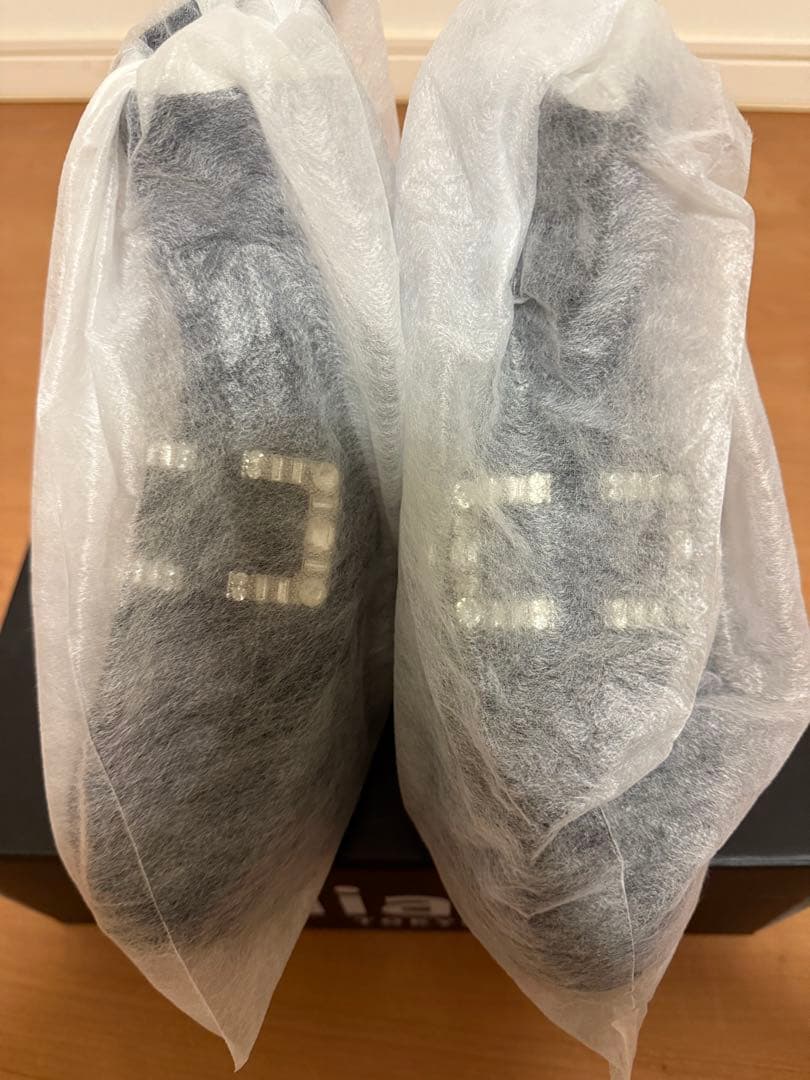 diana ブラック ストーンバックル付きニットブーツ